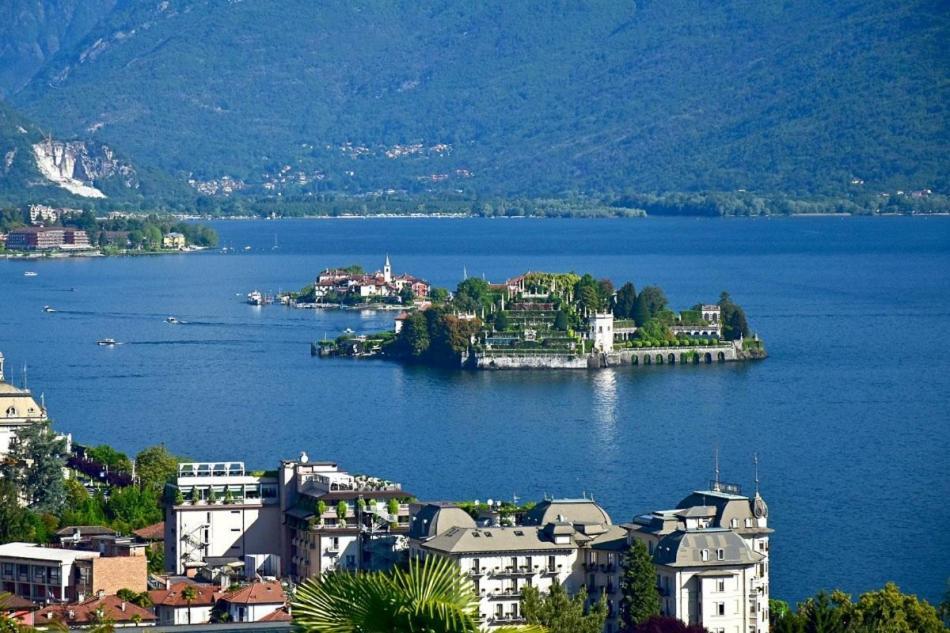 Breathtaking Lake View In The Heart Of Stresa Apartment Exterior photo